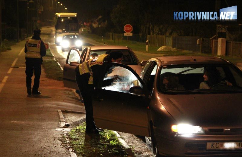 Policija zaustavlja sva vozilia na izlazima iz Koprivnice // foto: Ivan Brkić