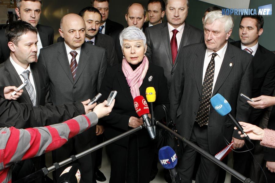 Premijerka je na kraju odgovarala na brojna novinarska pitanja // Foto: Ivan Brkić