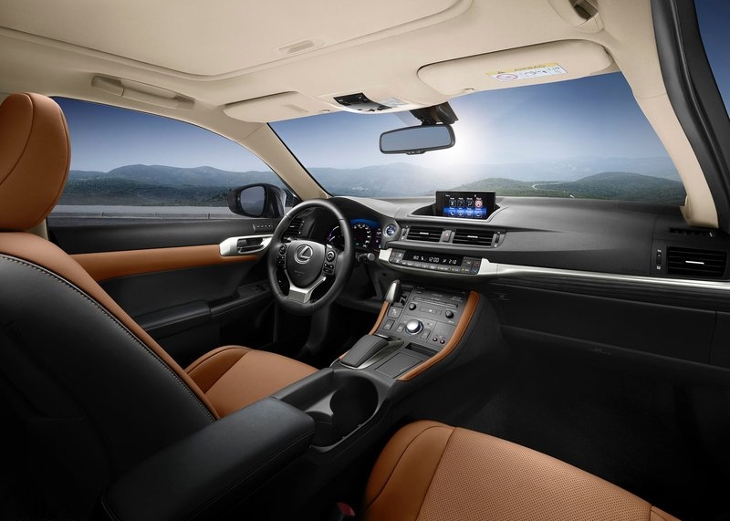 Lexus CT 200h (2014) interijer