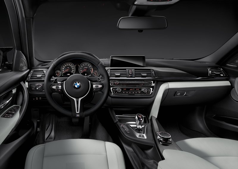 BMW M3 (2015) interijer