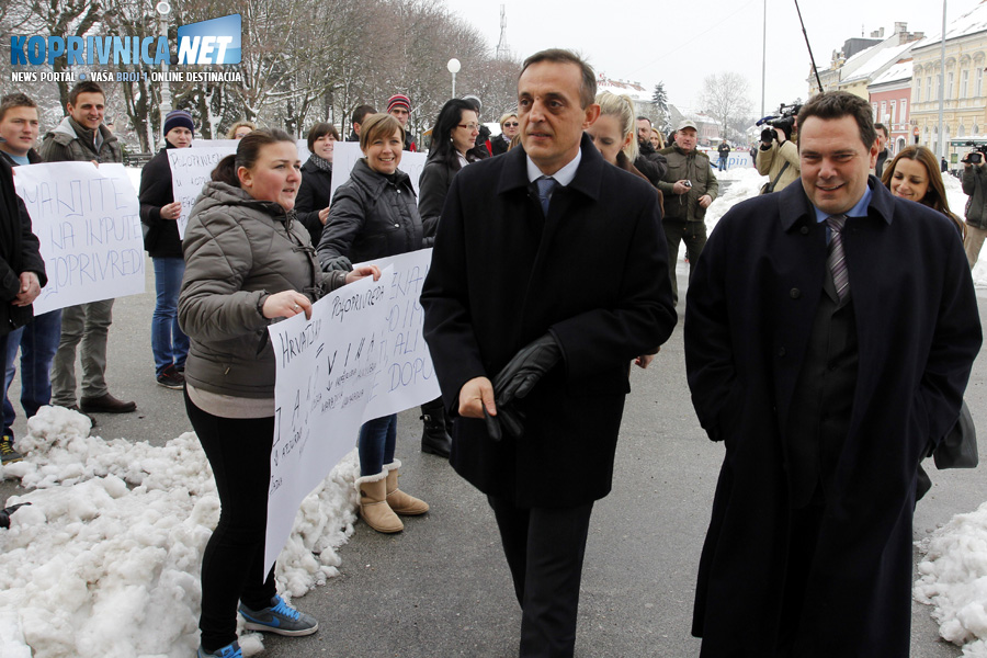 Ministar se nije ni osvrnuo na HSS-ove prosvjednike // Foto: Koprivnica.net