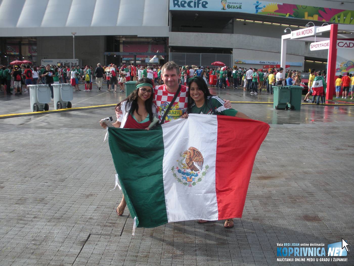 Ispred stadiona u Recifeu prije utakmice s Meksikom