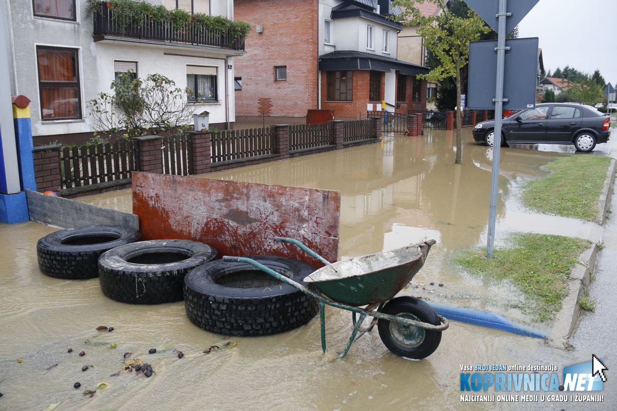 Kuće u blizini potoka pretrpjele su veliku štetu // Foto: Mario Kos