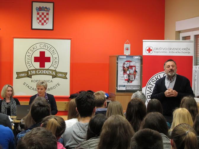 Obraćanje predsjednika koprivničkog Crvenog križa dr. Dražena Sačera // Foto: Crveni križ Koprivnica
