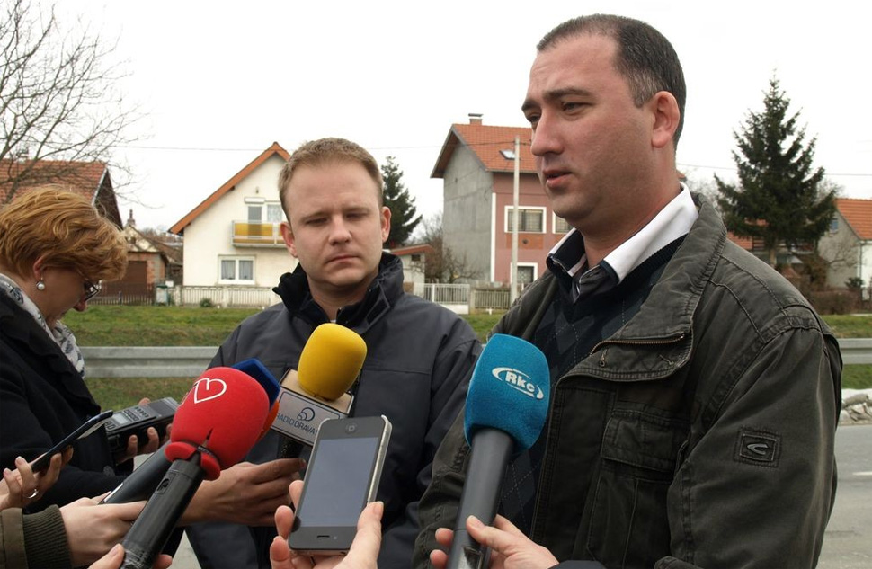 Mišel Jakšić i Leonard Sekovanić pred novinarskim mikrofonima // Foto: www.koprivnica.hr