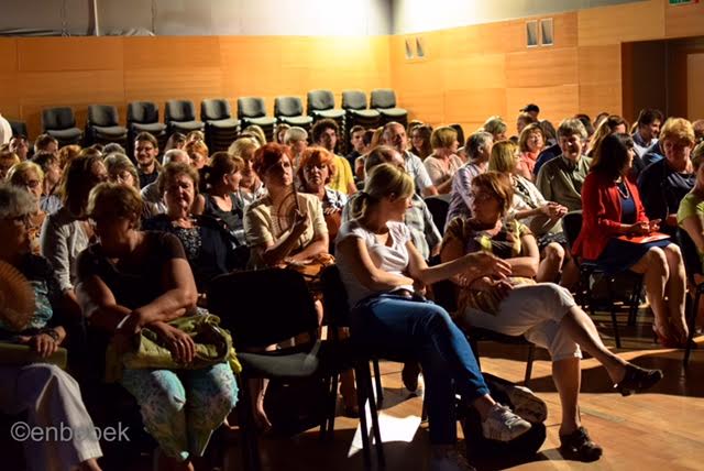 Publika na posljednjoj predstavi Ljeta u Ludensu // Foto: Ena Bebek