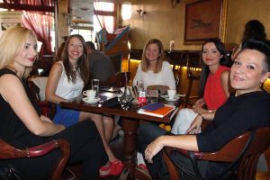 Silvija Repić sa svojim djelatnicama // Foto: Bussines caffe
