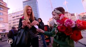 Patrik dijeli ruže i poruke // Screenshot emisije Provjereno NoveTV