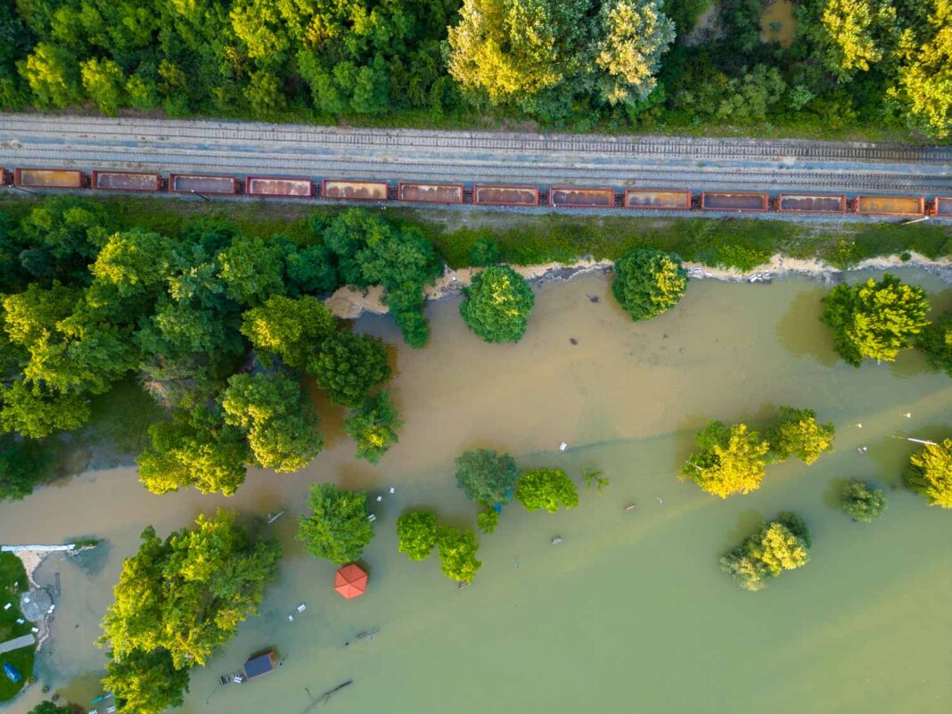 FOTO Zapanjujući prizori iz zraka otkrivaju razmjere katastrofalnih