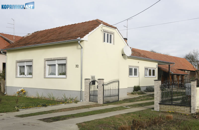 Obiteljska kuća u Hlebinama u kojoj je M.M. živjela. snimio: Marijan Sušenj