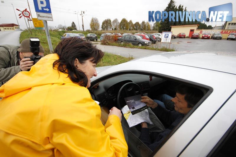 Vozačima su djeljeni promotivni materijali // foto: Ivan Brkić
