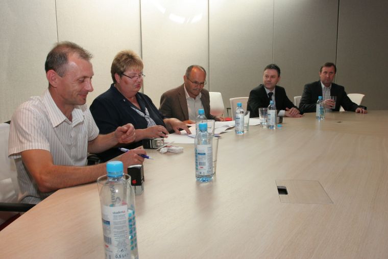 Ugovor su potpisali Miroslav Vitković i predstavnici sindikata