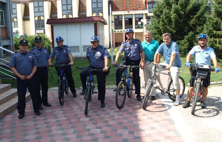 Đurđevački kontakt policajci iskazali su zadovoljstvo novim prijevoznim sredstvom // foto: Koprivnica.hr