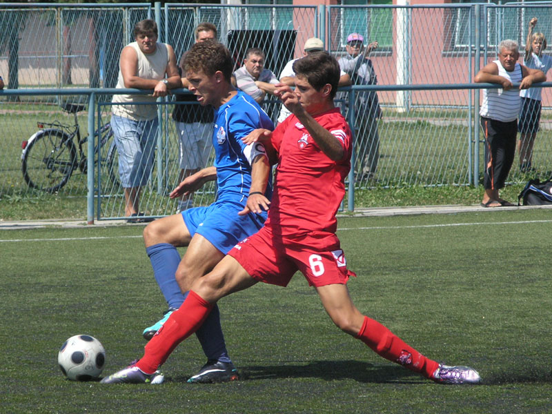 Nikola Drvarić (lijevo) nakon juniorskog staža nastupa za trečeligaša Koprivnicu