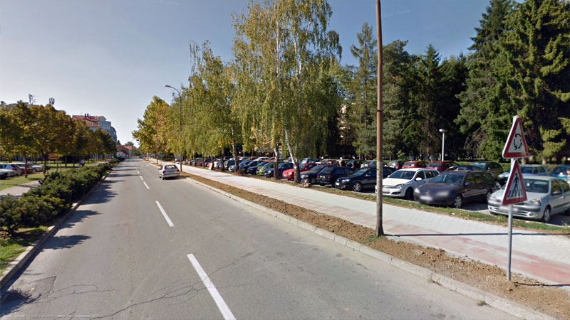Selingerova ulica i parkiralište (desno) koje se od danas naplaćuje