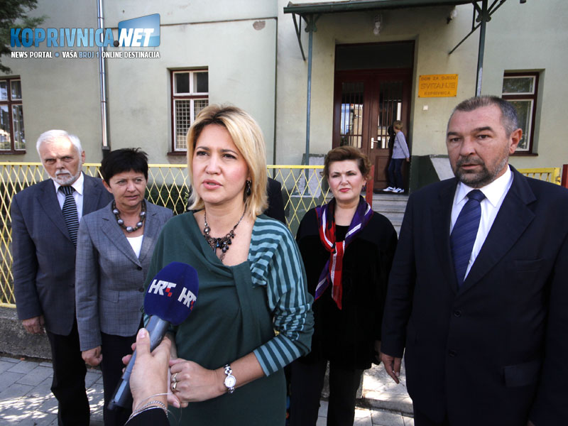Ministrica Milanka Opačić je konačno potpisala ugovor