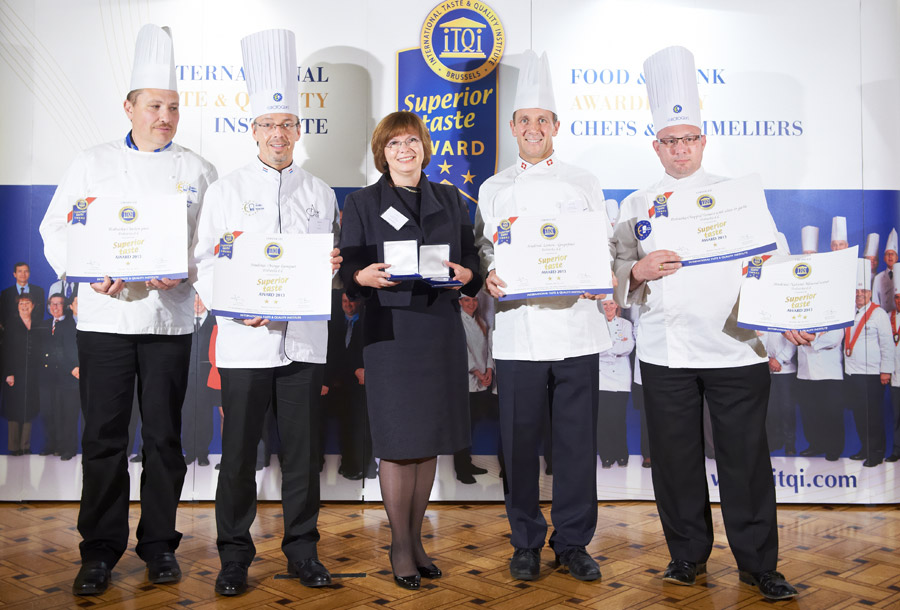 Priznanja Superior Taste Award koje je Podravka osvojila za kvalitetu i okus svojih proizvoda preuzela je u Bruxellesu Jadranka Ivanković, članica Uprave Podravke.