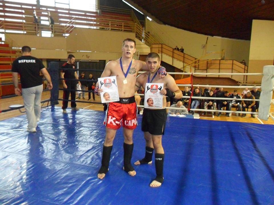 Domagoj Buhinjak (lijevo) nakon borbe s Jovicom Potkornjakom // Foto: KTB Samurai