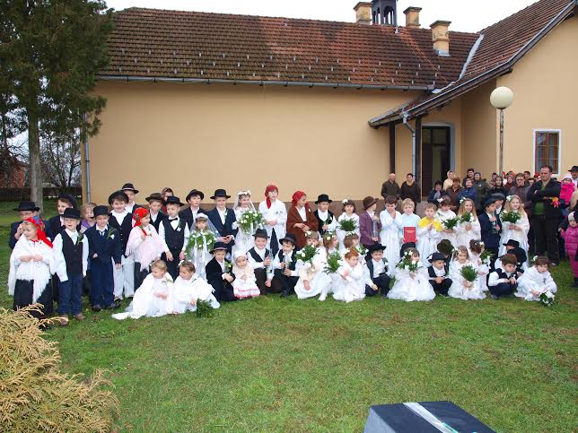 Mali vrtićarci priredili su Podravske svatove u Novom Virju