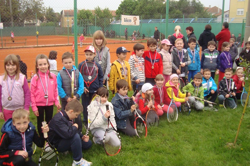 Mladi tenisači u Koprivnici // Foto: TK Koprivnica