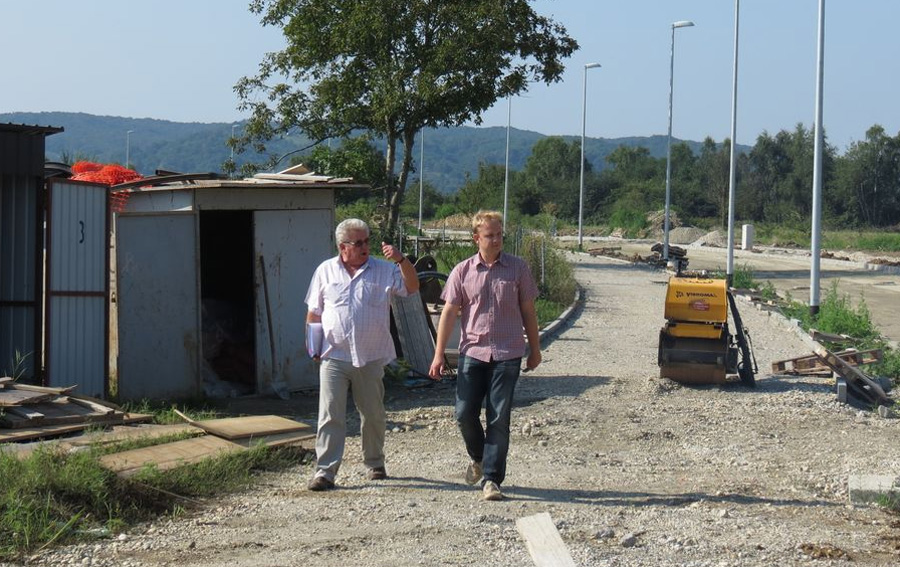 Zamjenik gradonačelnice Mišel Jakšić (desno) u obilasku zone Cvjetna