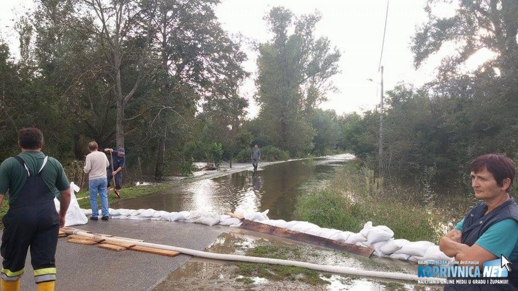 Obrana od poplave u Drnju // Foto: čitatelj