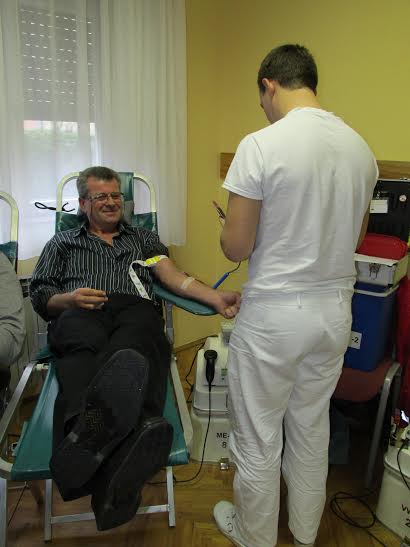 Josip Herceg daje krv stoti puta // Foto: Crveni križ Koprivnica