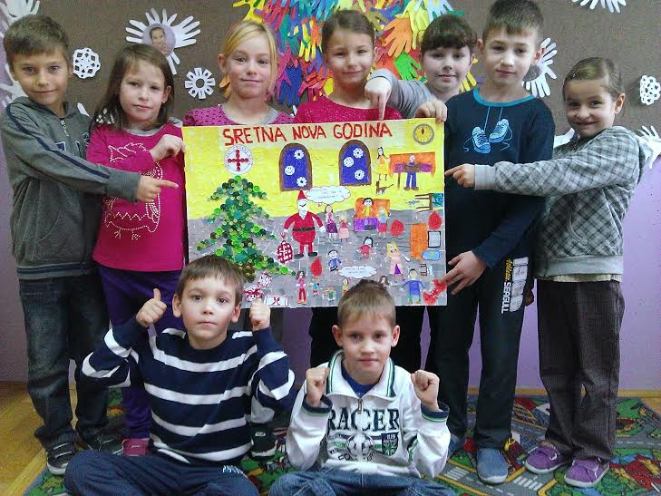 Učenici Područne škole Gotalovo s nagrađenom čestitkom // Foto: PŠ Gotalovo