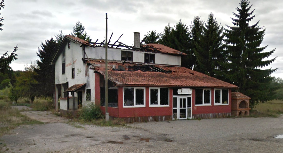 Kafić Julija u Bolfanu izgorio je u siječnju 2010. godine // foto: screenshot Google Maps