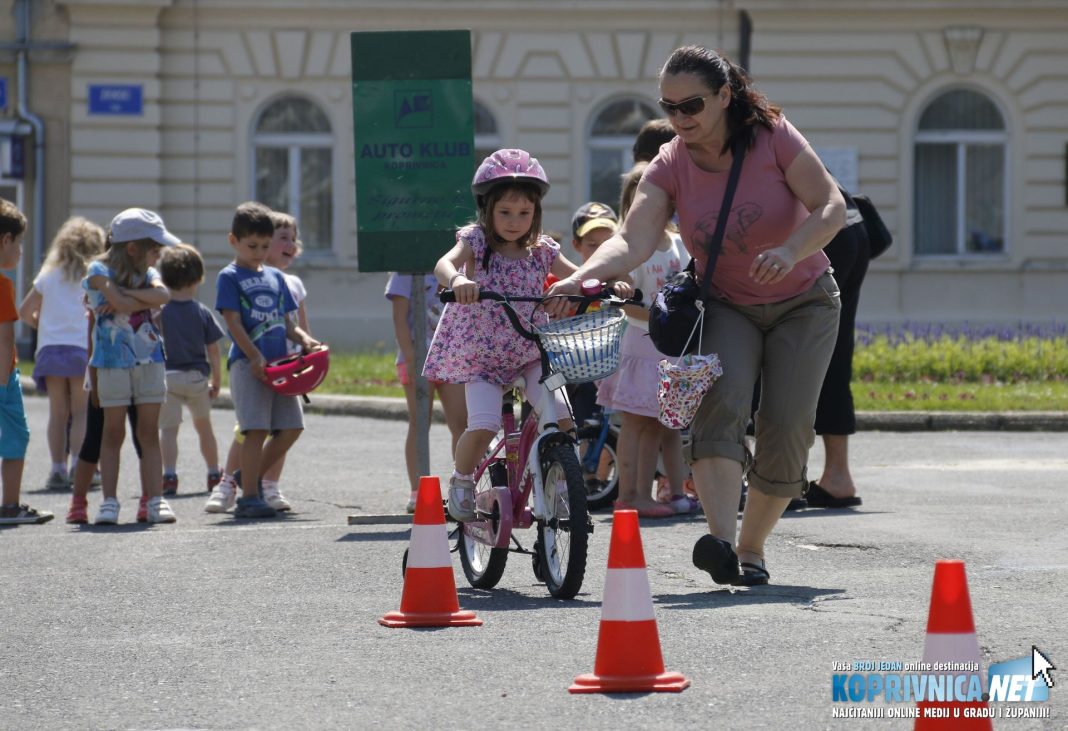 Najmlađi Koprivničanci pokazali su zavidno znanje u vožnji biciklom // Mario Kos