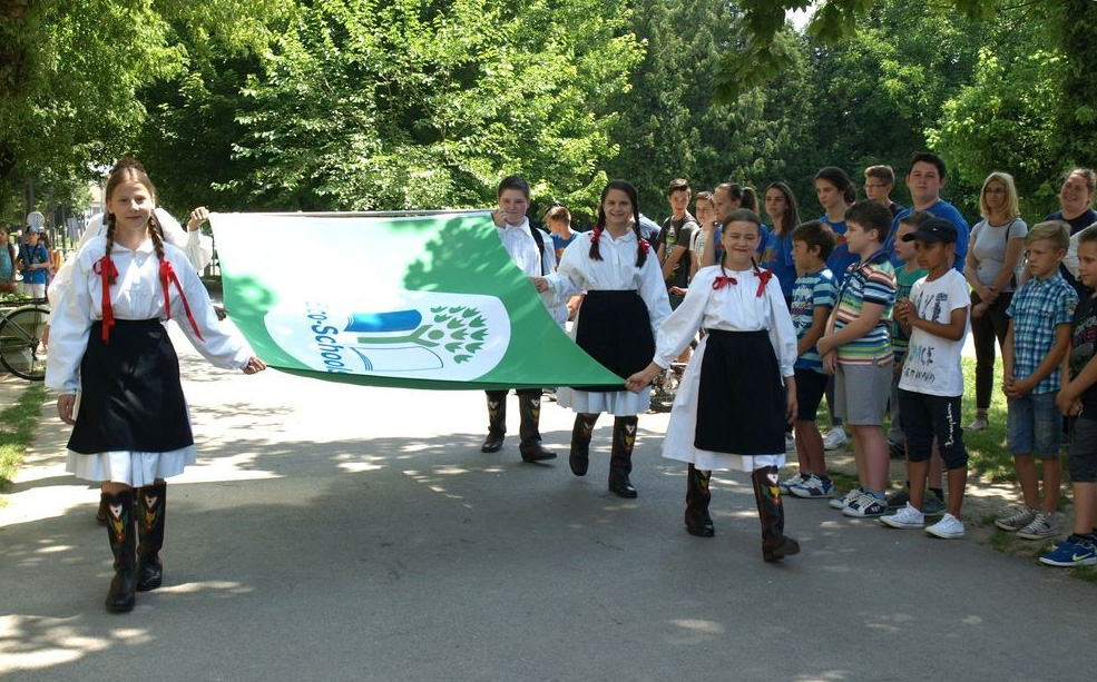 Osnovna škola 'Antun Nemčić Gostovinski' podigla je Zelenu zastavu // Foto: www.koprivnica.hr