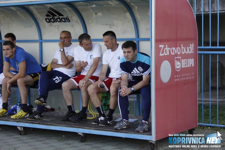 Željko Kopić na klupi Slavena Belupa prilikom prijateljske utakmice s Interom // Foto: Zvonimir Markač