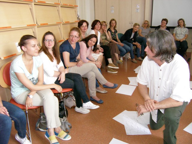 Kazališni redatelj Nikša Eterović održao je zanimljivo predavanje u Koprivnici // Knjižnica i čitaonica Fran Galović