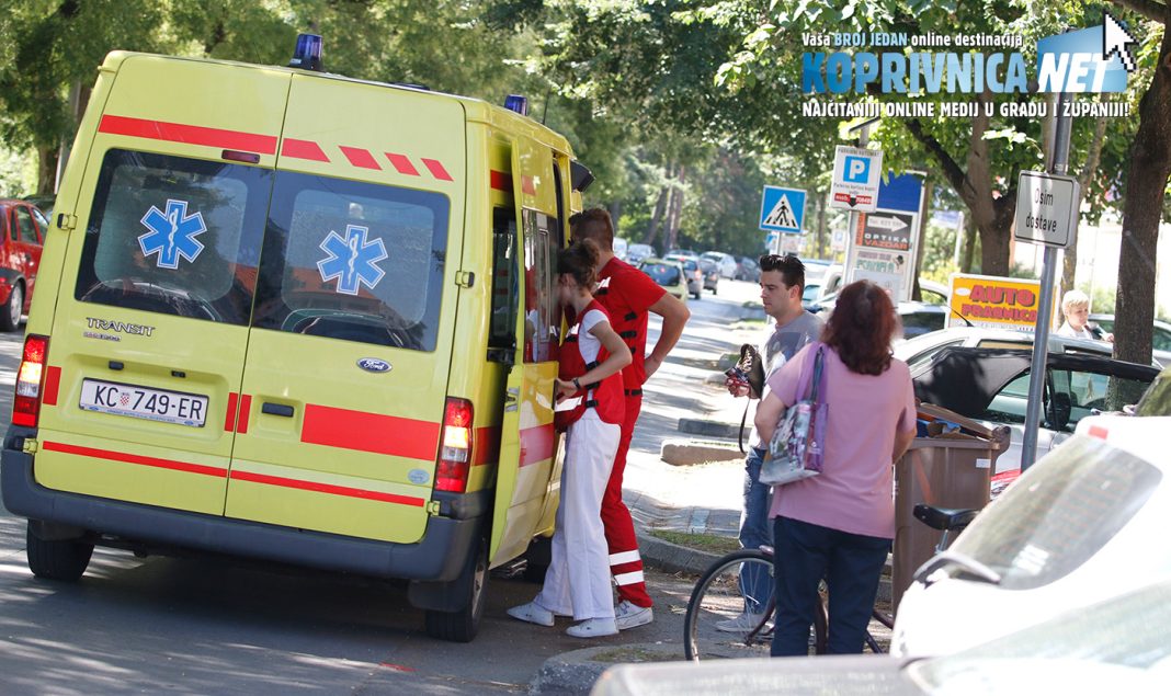 Trudnica je vozilom Hitne pomoći prebačena na liječnički pregled u koprivničku bolnicu // Mario Kos