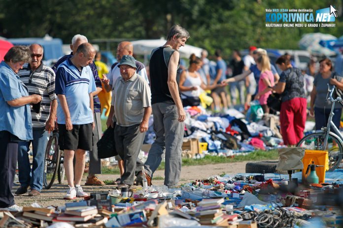 Na koprivničkom sajmištu ponedjeljkom je tradicionalno puno ljudi i velika ponuda // Mario Kos