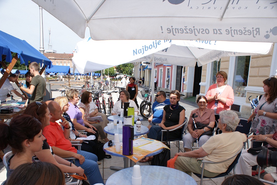 'Zdravstveni savjeti pod suncobranima' održat će se u petak na terasi ispred knjižnice // Foto: Arhiva Koprivnica.net