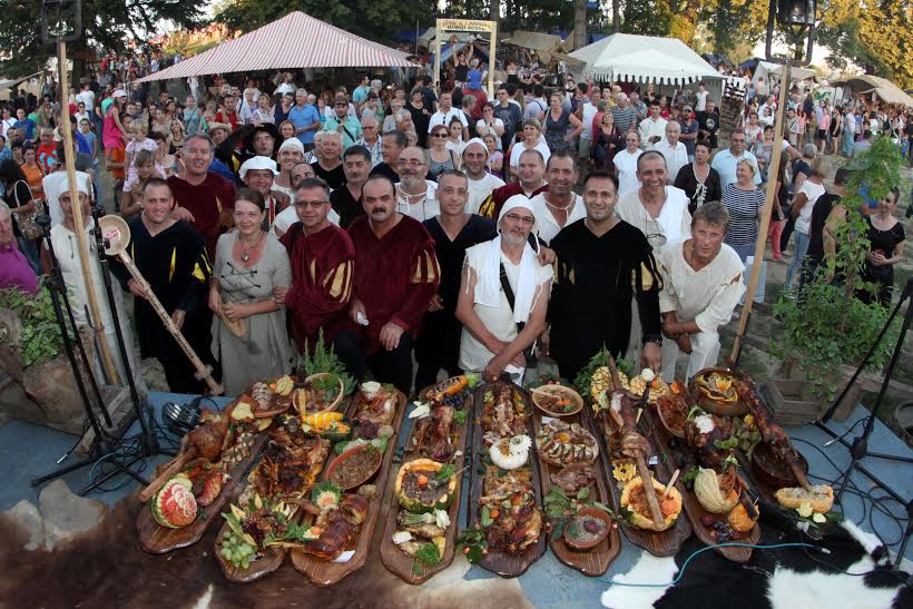 Sudionici natjecanja za Kraljevskog kuhara na Renesansnom festivalu // Foto: Podravka