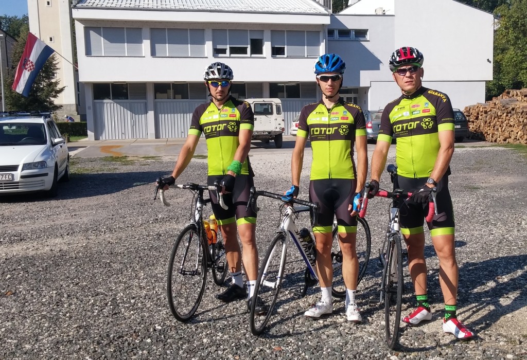 Članovi Biciklističkoga kluba Rotor Veršić, Berta i Herman u Glini // Foto: BK Rotor