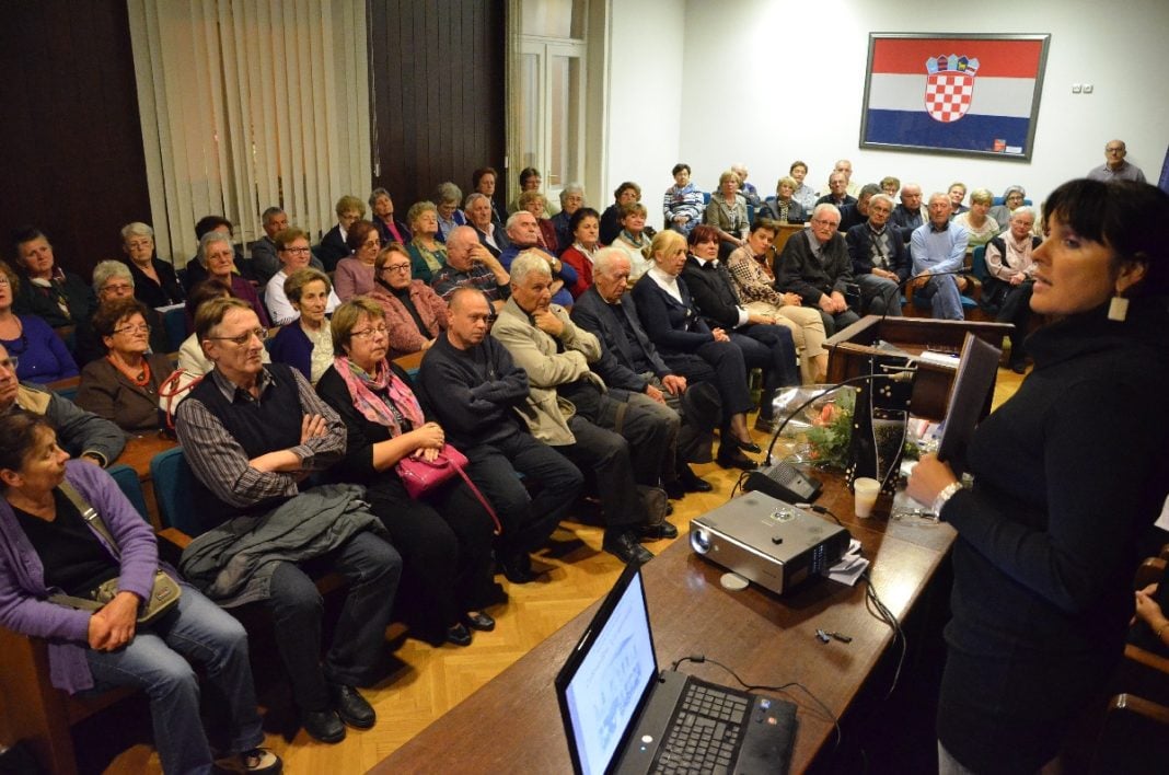 PrepunakoprivničkavijećnicanapredavanjuPovijesnogdruštvaKoprivnicapovodom.rođendanadr.KrešimiraŠvarca//Foto:www.kckzz.hr