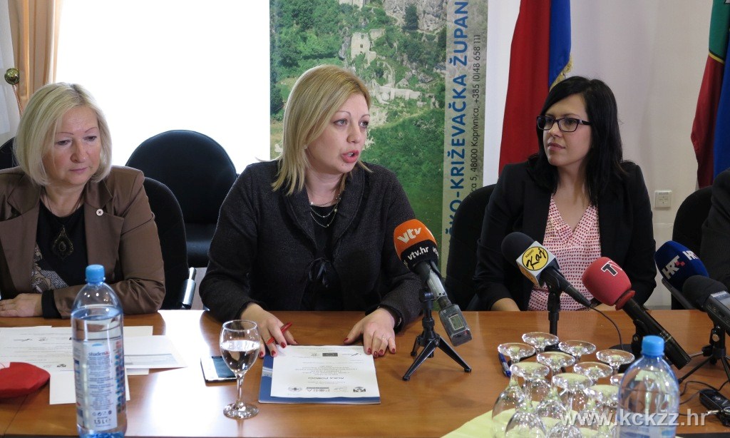 Ravnateljica Pore Melita Birčić (u sredini) // Foto: www.kckzz.hr