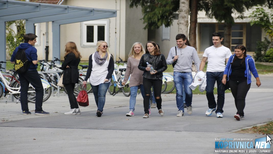 Studenti se nadaju da će menza uskoro proraditi // foto: Marko Murković