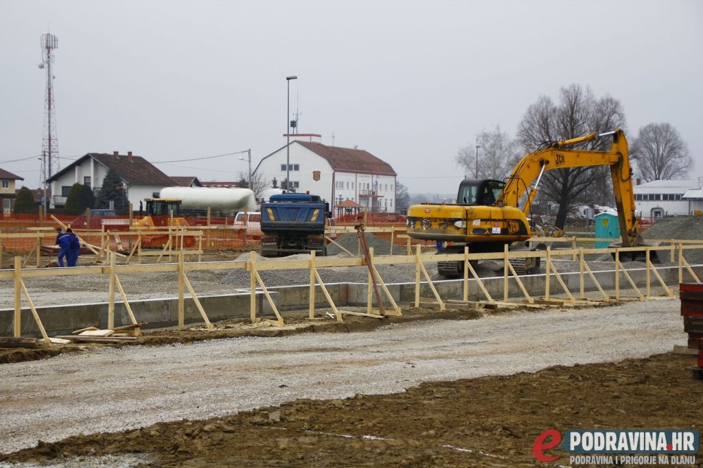 U tijeku je gradnja poslovne zgrade tvrtke Plinacro u Đurđevcu // Foto: Marko Murković