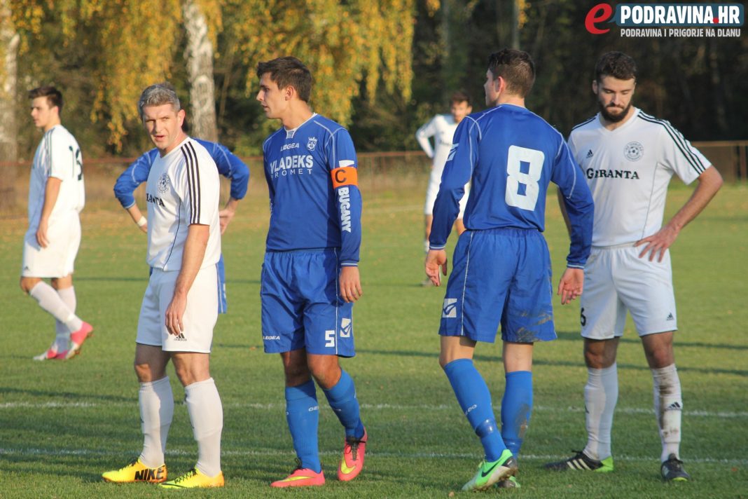 Križevčani (plavi dres) na utakmici s Tehničarom // Foto: Zvonimir Markač