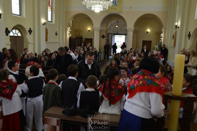 FOTO Učenici u Budrovcu veselim druženjem obilježili Dan kruha
