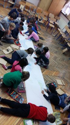 Djeca u školi u Hlebinama crtaju stanište bregunice