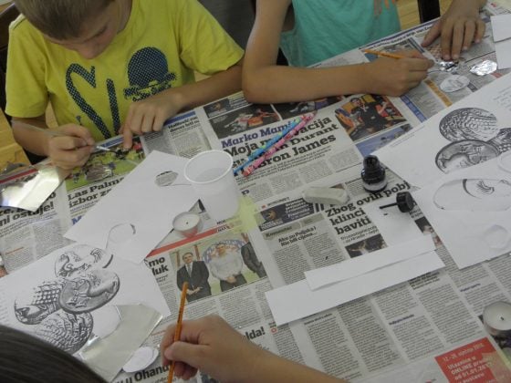 FOTO Osnovnoškolci pokazali kreativnost na radionici prilikom izrađivanja đurđevačkog novčića