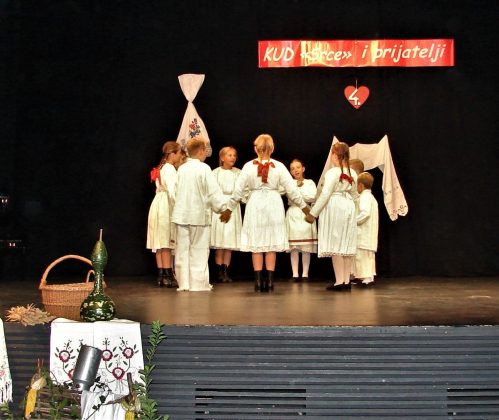FOTO U tradicijskim plesovima i pjesmama Podravine i Prigorja uživala brojna publika