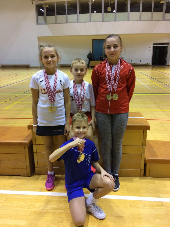 Anja, Nika i Lovro Matovina, Mihael Pjatakov //Badminton klub Koprivnica