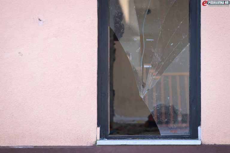 Policija traži osobu koja je iz tko zna kojega razloga razbila četiri prozora na kući