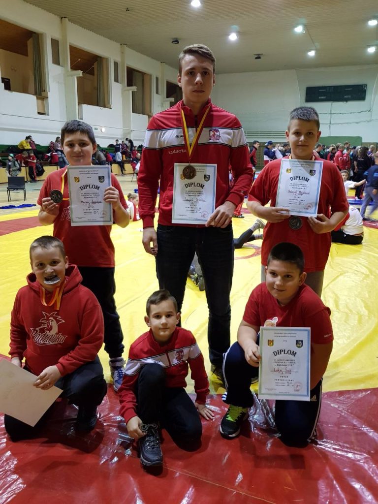 U konkurenciji 160 boraca hrvači Podravke donijeli pet medalja iz Slovačke